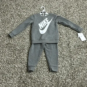 Nike Boys 2 Piece Set